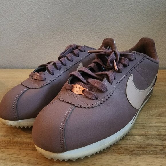 Nike Classic Cortez Leather Shoes Womens Size 10 AV4618-200 - Picture 8 of 16
